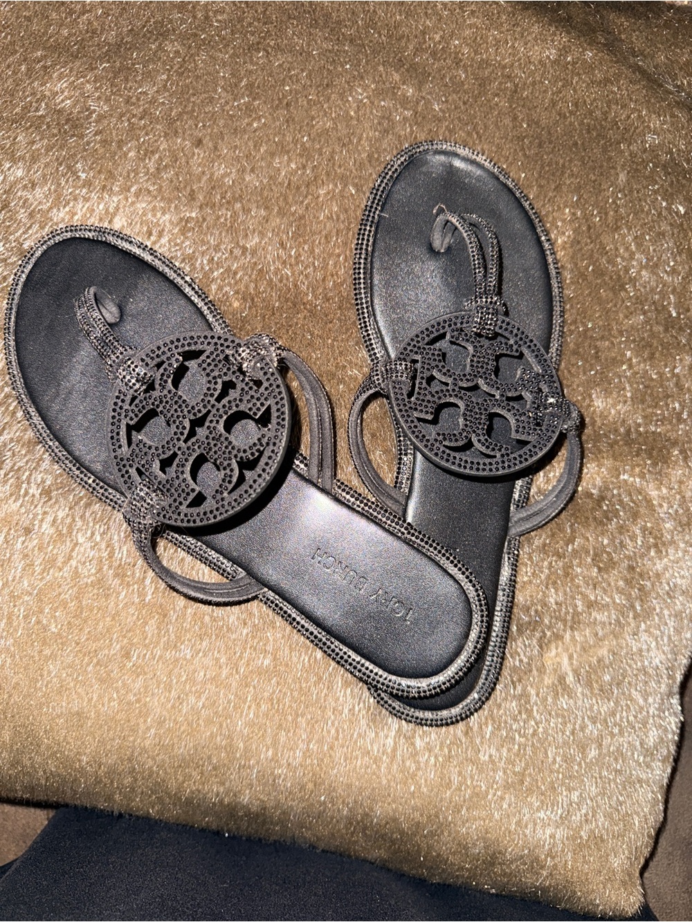 Tory Burch Black Logo Medallion Toe-Post Sandals - Picture 4 of 10